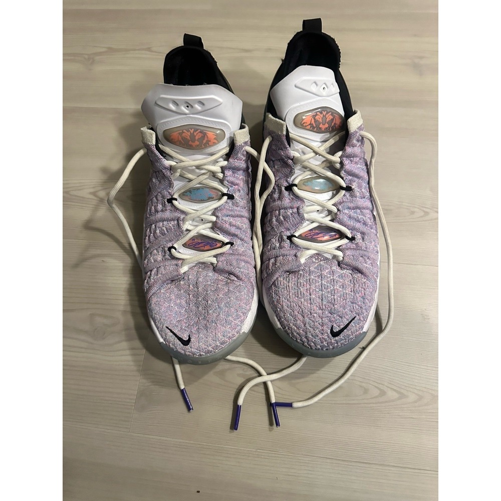 Nike LeBron 18 "Graffiti" basketball shoes Lavender Hue 6.5Y